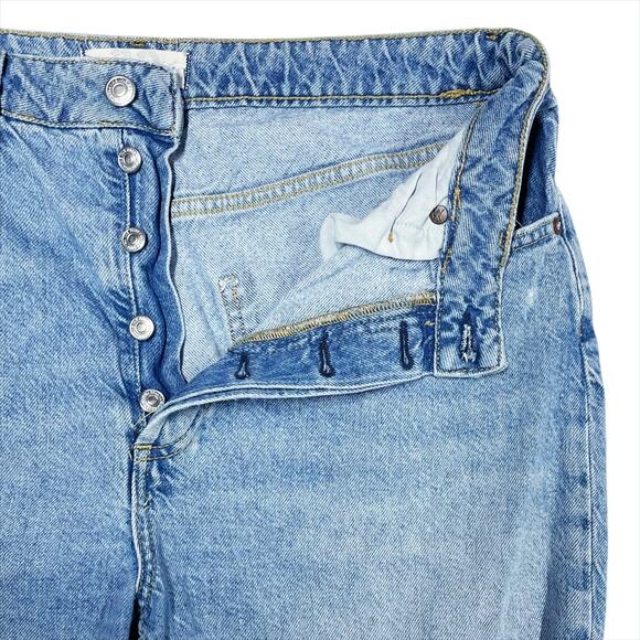 WE THE FREE Fast Times High-Rise Mom Jean Ripped Knees Button Fly Size 32 - Picture 2 of 9